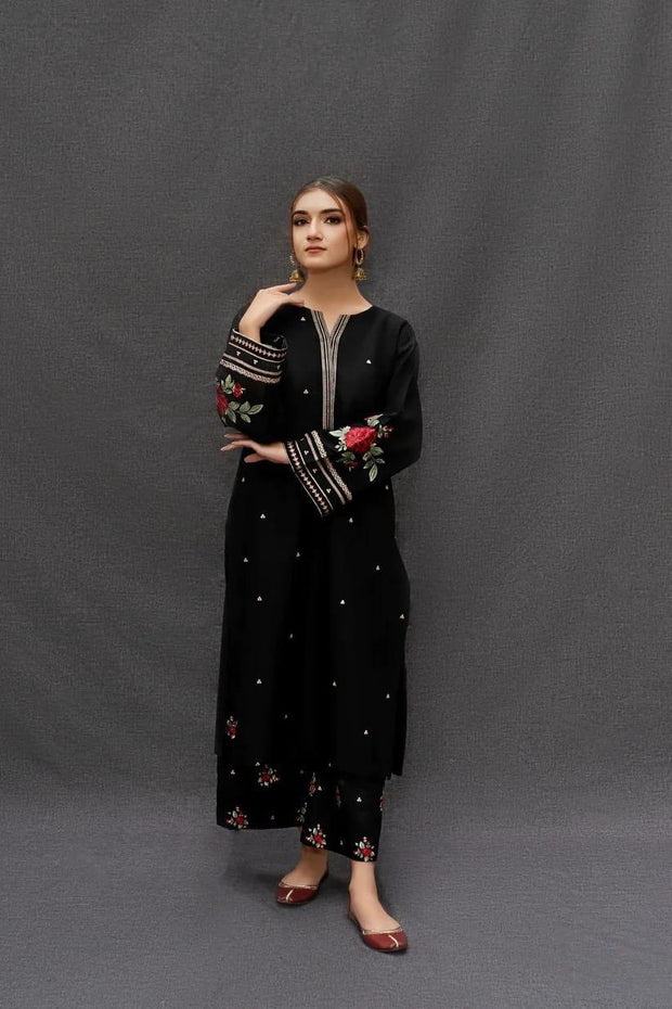 3 Pcs women’s unstitched Dhanak embroidered suit